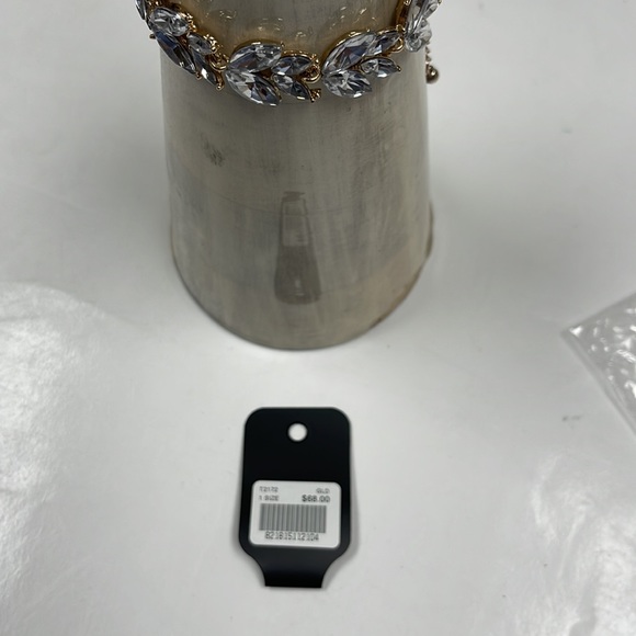💦NWT Guess/Marciano Rhinestone Bracelet - Picture 8 of 8